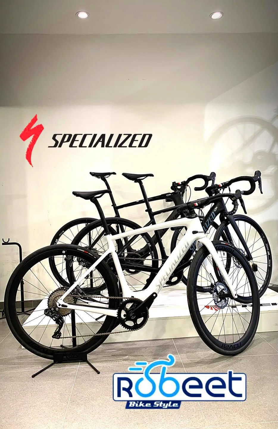 Specialized fietsen in de showroom van Robeet Bike Style
