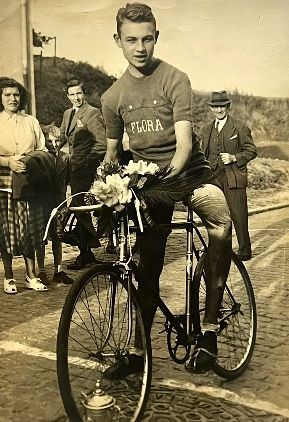 Historische foto van oprichter Theo Fille Robeet als jonge wielrenner